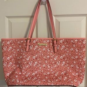 NEW LISTING! NWOT Adorable Michael Kors Bag